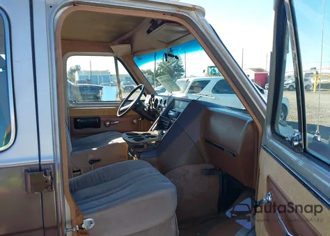 1988 Chevrolet G20 z USA, uszkodzony, nr VIN 2GNEG25K5J4116331